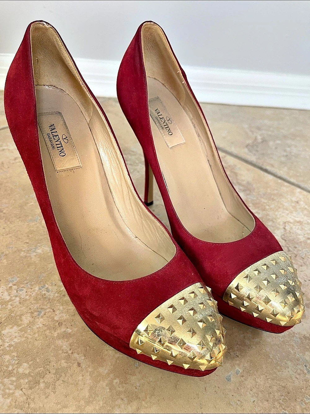 Valentino Red Gold Studded Pumps EU 391⁄2